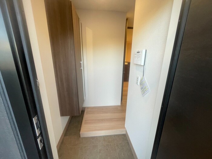 物件内観写真14　(玄関)