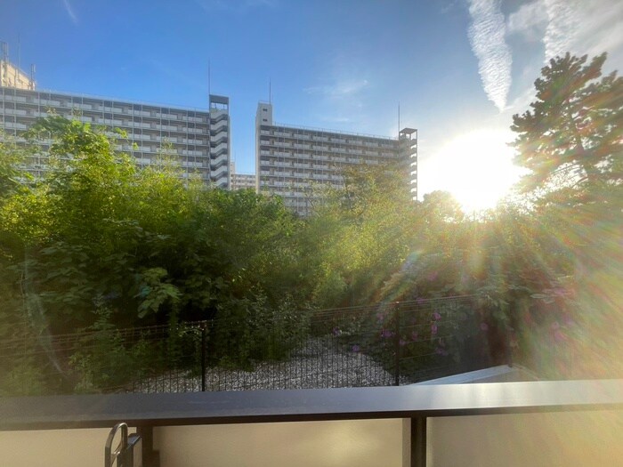 物件内観写真20　(室内からの展望)