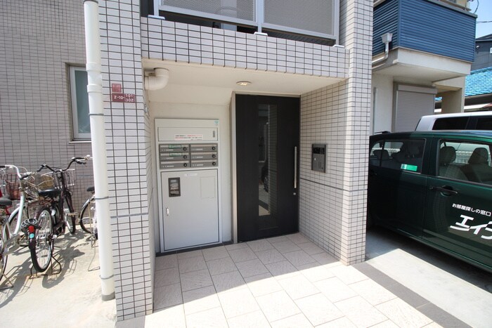 物件外観写真6　(エントランス部分)