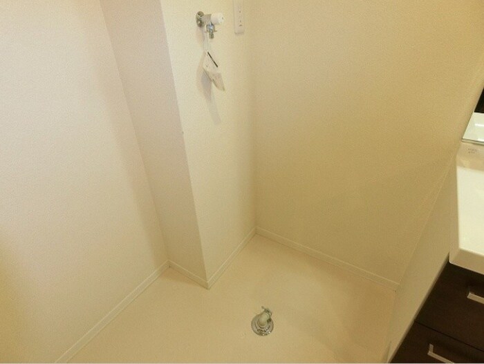 物件内観写真10　(洗濯機置場)