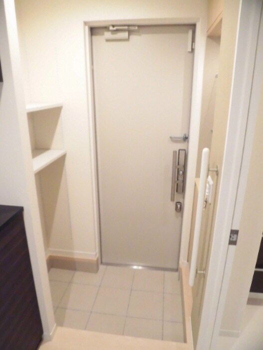 物件内観写真21　(玄関)