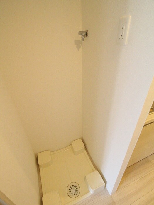 物件内観写真12　(洗濯機置場)