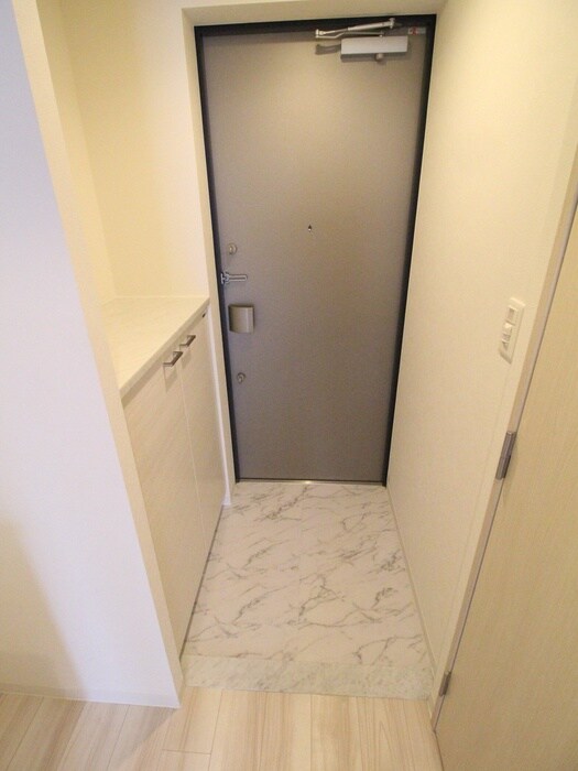 物件内観写真15　(玄関)