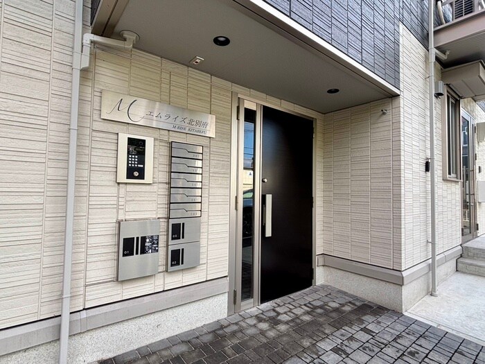 物件外観写真4　(エントランス部分)