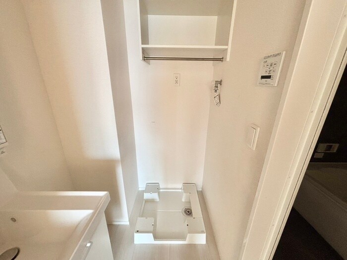 物件内観写真12　(洗濯機置場)