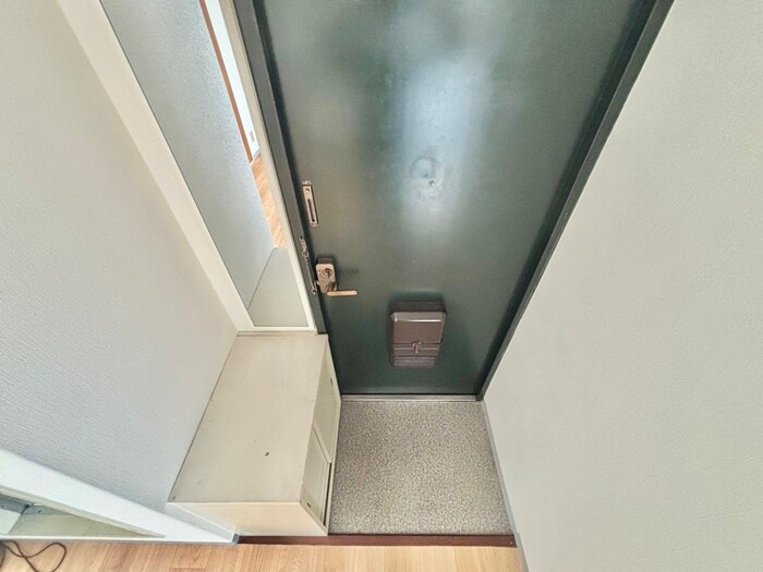 物件内観写真18　(玄関)