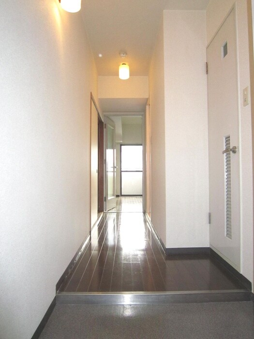 物件内観写真13　(玄関)