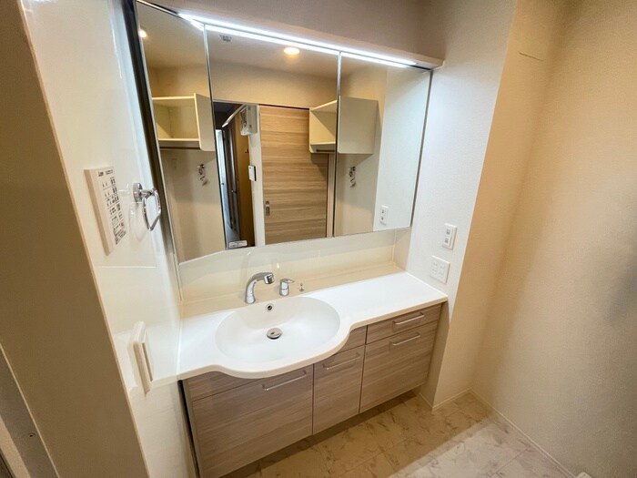 物件内観写真9　(洗面)