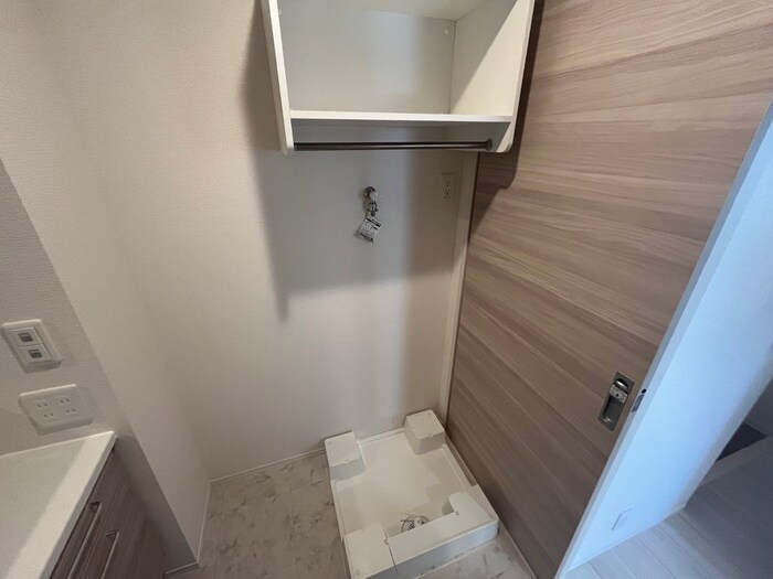 物件内観写真10　(洗濯機置場)