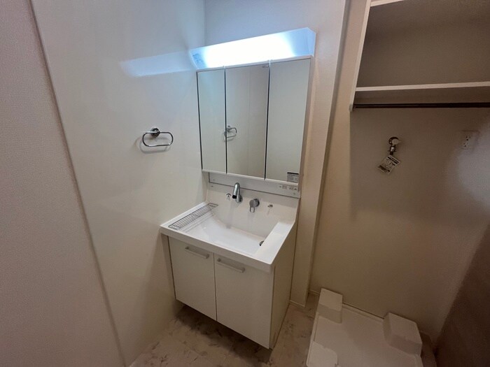 物件内観写真12　(洗面)