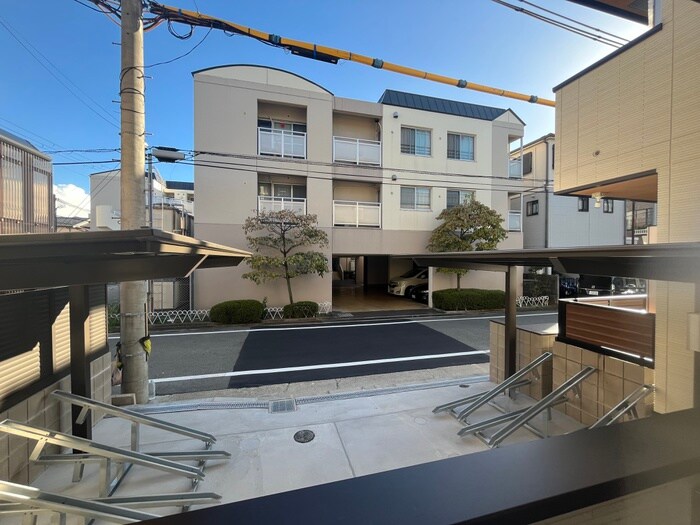 物件内観写真18　(室内からの展望)