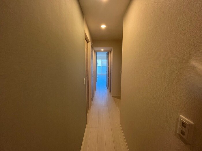 物件内観写真18　(廊下)