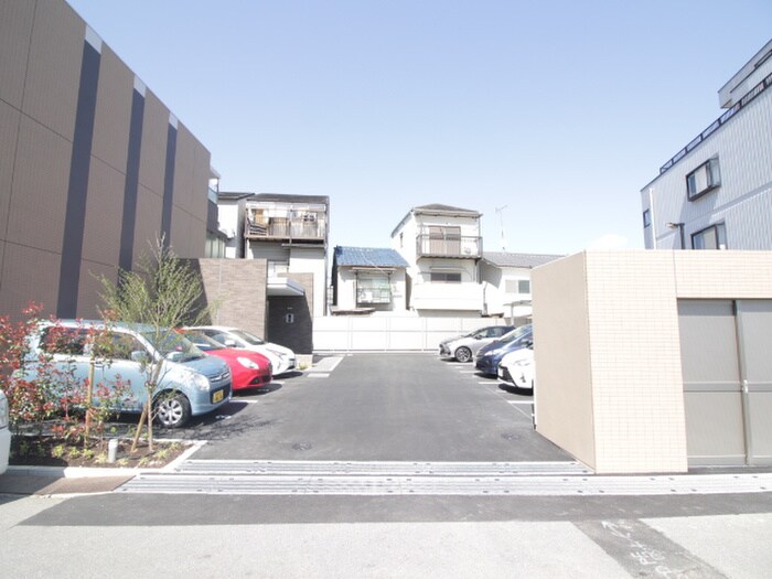 物件外観写真2　(駐車場)