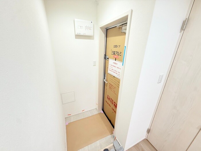 物件内観写真16　(玄関)