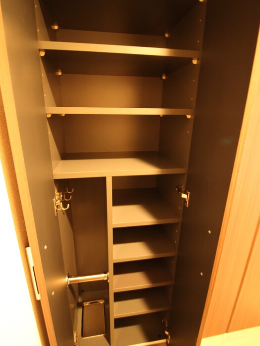 物件内観写真8　(靴箱)