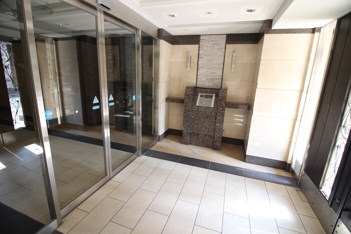 物件外観写真4　(エントランス部分)