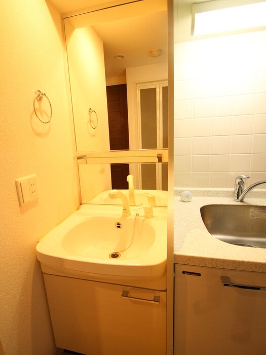 物件内観写真13　(洗面)