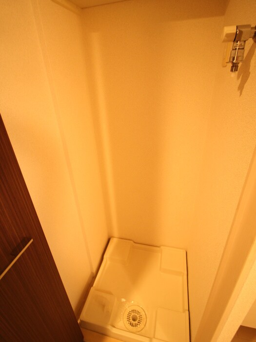 物件内観写真18　(洗濯機置場)