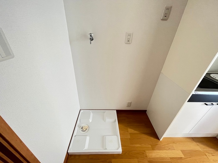 物件内観写真14　(洗濯機置場)