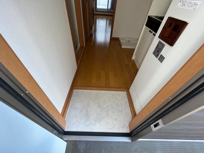 物件内観写真17　(玄関)