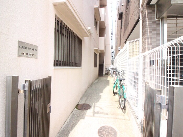 物件外観写真4　(エントランス部分)