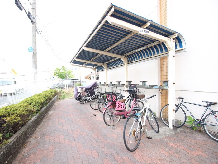 物件外観写真3　(駐輪場)