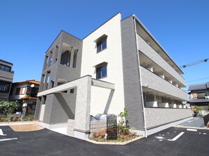 ラー　カイラム外観写真