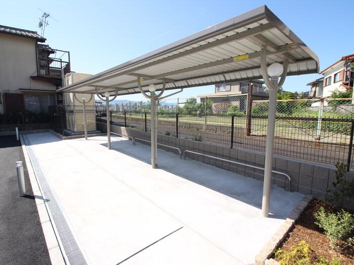 物件外観写真3　(駐輪場)