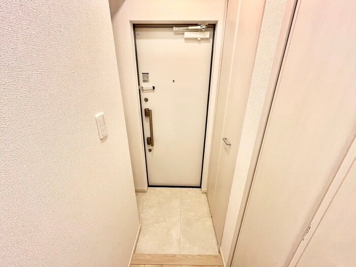 物件内観写真16　(玄関)