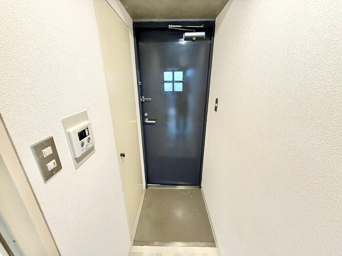 物件内観写真16　(玄関)