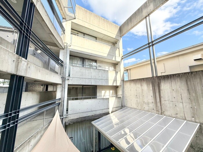 物件内観写真22　(室内からの展望)