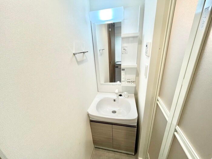 物件内観写真11　(洗面)