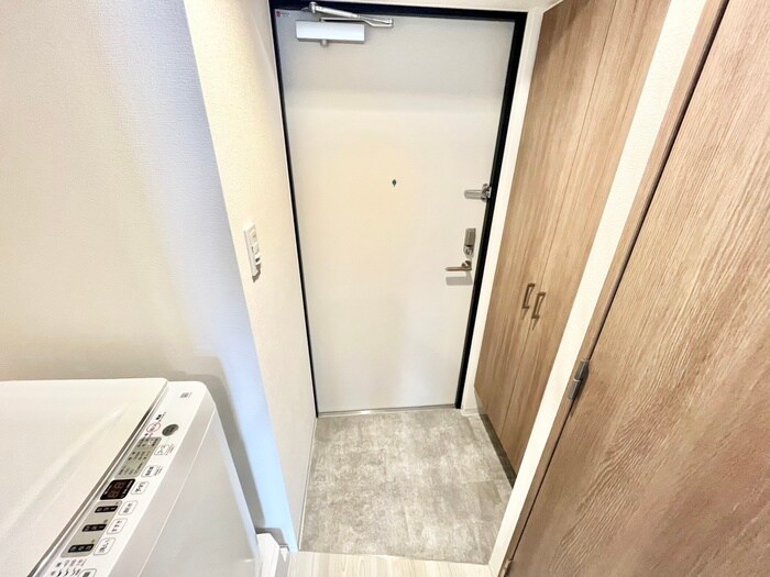 物件内観写真14　(玄関)