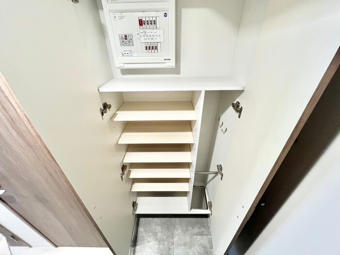 物件内観写真15　(靴箱)