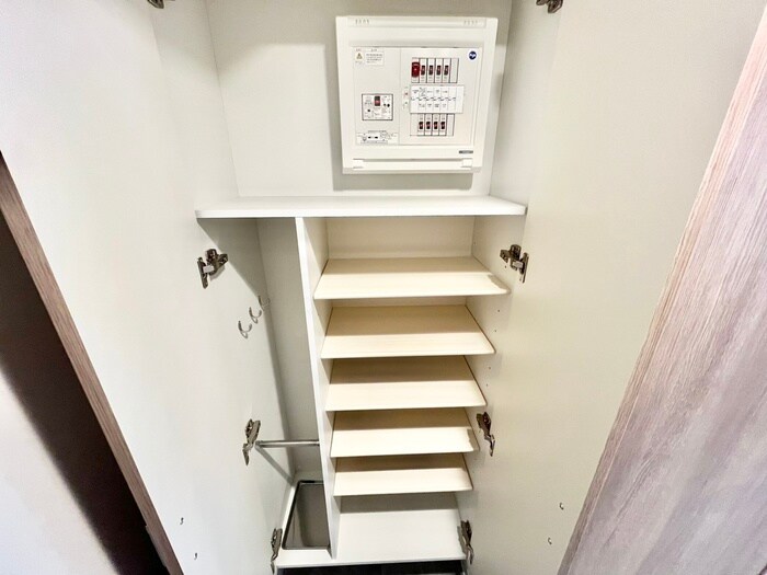 物件内観写真15　(靴箱)