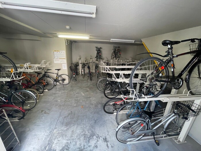 物件外観写真6　(駐輪場)