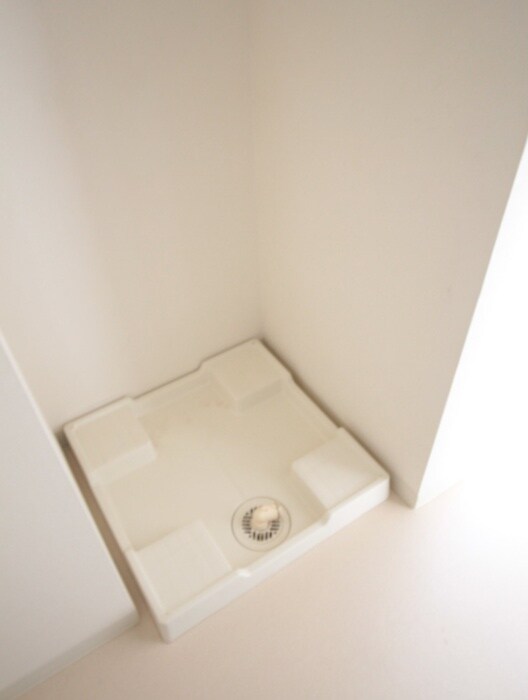 物件内観写真16　(洗濯機置場)