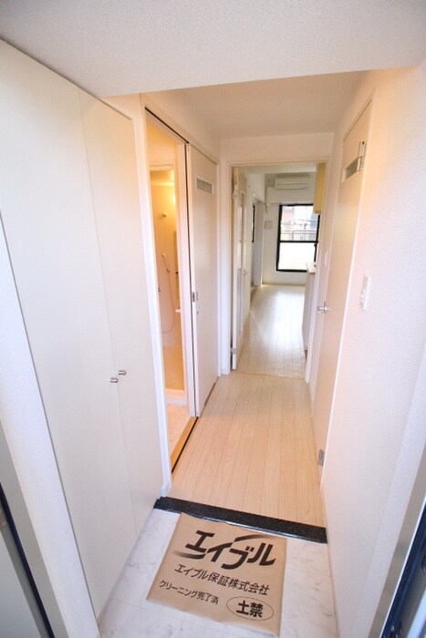 物件内観写真17　(玄関)