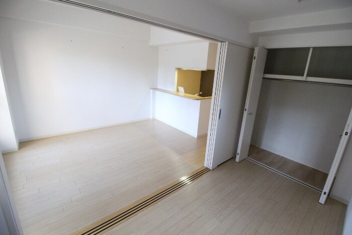 物件内観写真21　(居室)