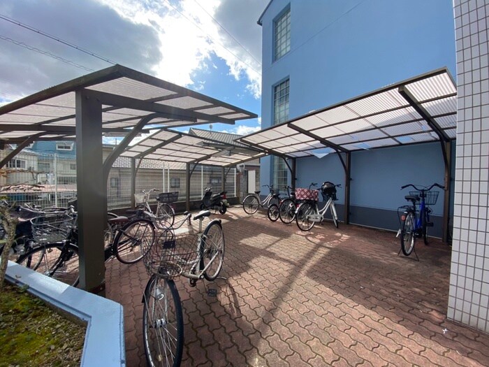 物件外観写真5　(駐輪場)