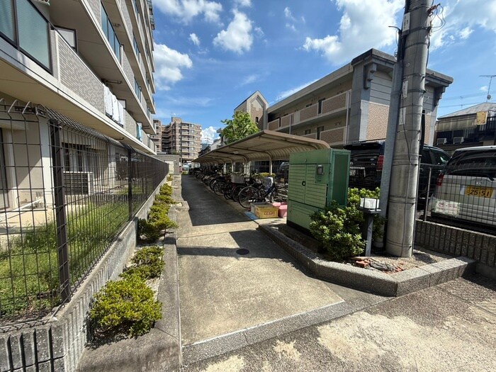 物件外観写真3　(駐輪場)