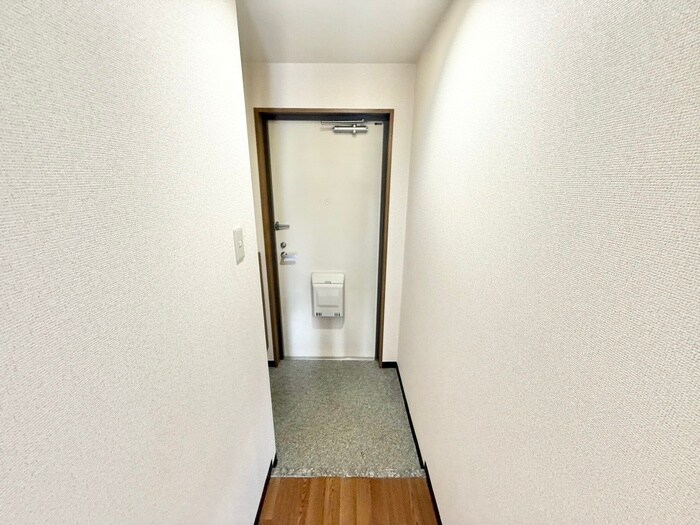 物件内観写真17　(玄関)