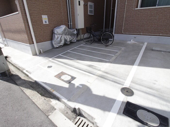 物件外観写真5　(駐輪場)