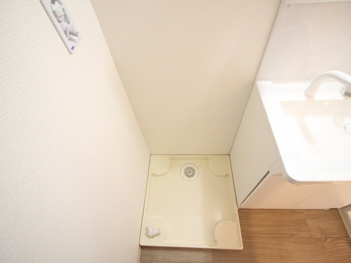 物件内観写真11　(洗濯機置場)