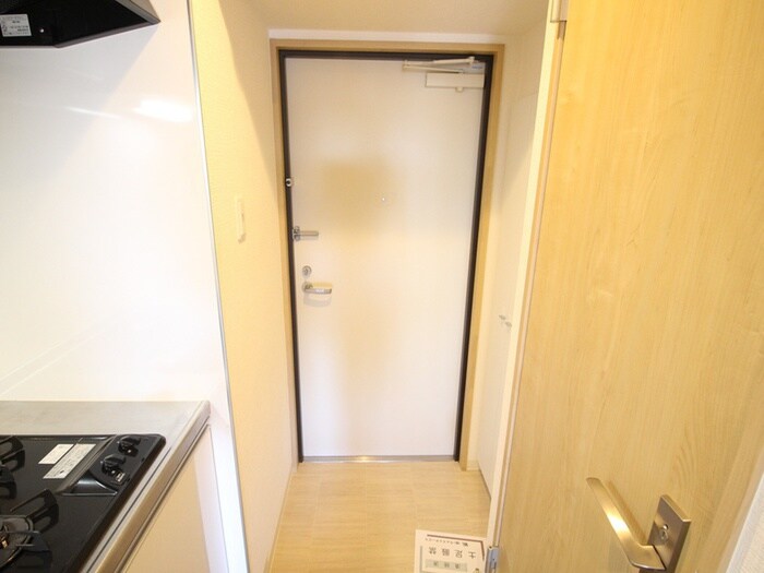 物件内観写真16　(玄関)