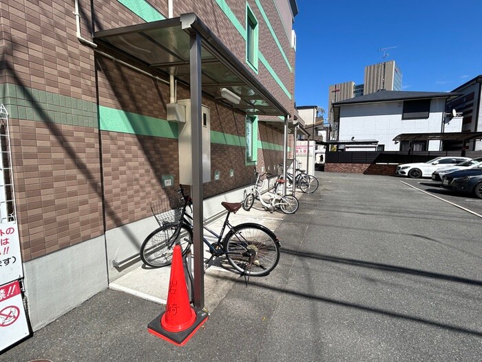 物件外観写真3　(駐輪場)