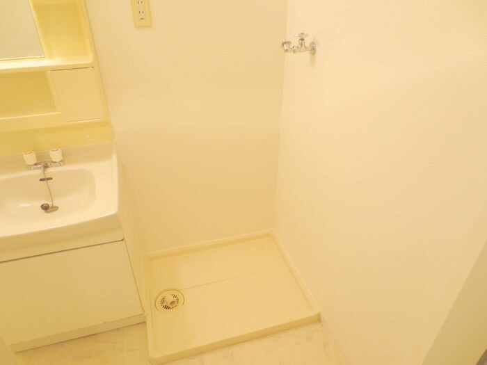 物件内観写真11　(洗濯機置場)