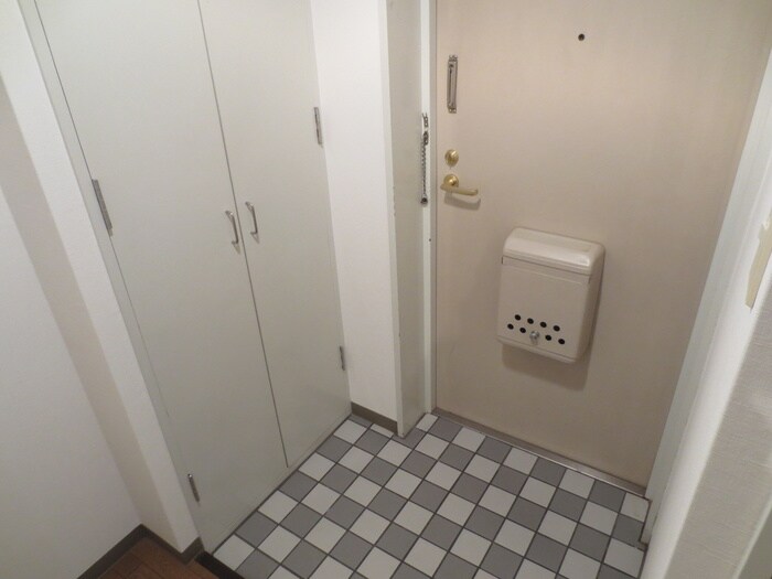 物件内観写真19　(玄関)
