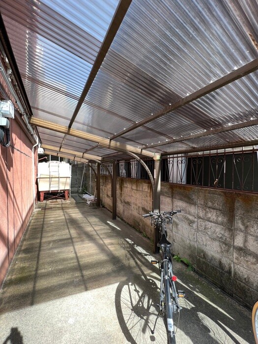 物件外観写真4　(駐輪場)
