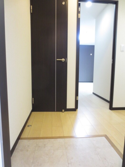 物件内観写真15　(玄関)